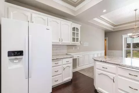 Kitchen - 175 N Burgan Ave, Clovis, CA 93611 photo 1 of 7