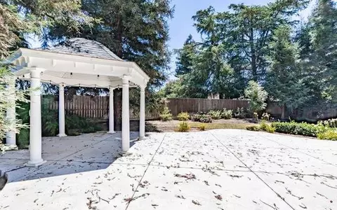 Exterior - 175 N Burgan Ave, Clovis, CA 93611 photo 8 of 11