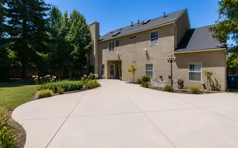 Exterior - 175 N Burgan Ave, Clovis, CA 93611 photo 9 of 11