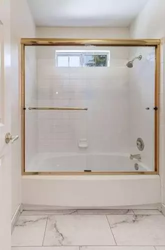 Bath - 175 N Burgan Ave, Clovis, CA 93611 photo 4 of 4
