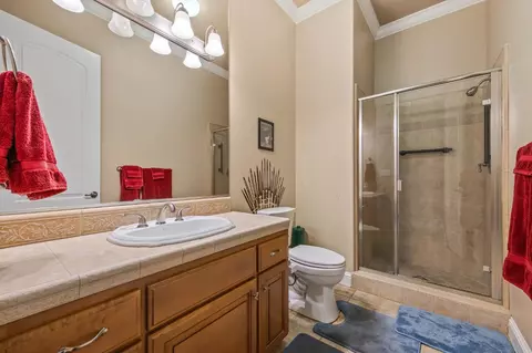 Bath - 12636 Appaloosa Rd, Madera, CA 93636 photo 4 of 6