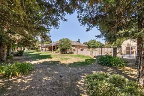 Exterior - 12636 Appaloosa Rd, Madera, CA 93636 photo 12 of 16