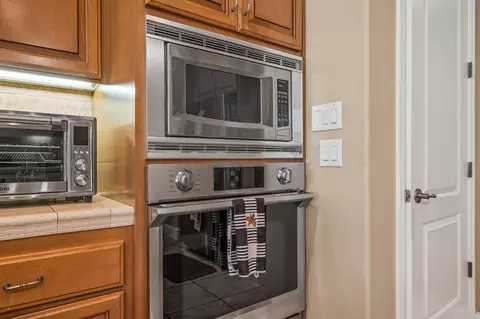 Kitchen - 12636 Appaloosa Rd, Madera, CA 93636 photo 6 of 6
