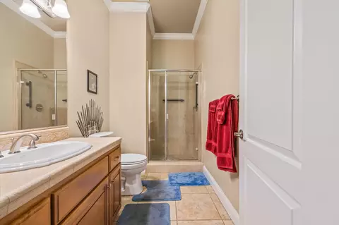 Bath - 12636 Appaloosa Rd, Madera, CA 93636 photo 5 of 6