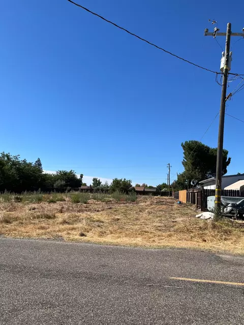 1000 Tamarisk, Madera, CA 93638 photo 2