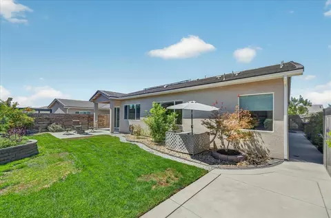 Exterior - 655 Huntington Ave S, Madera, CA 93636 photo 6 of 7