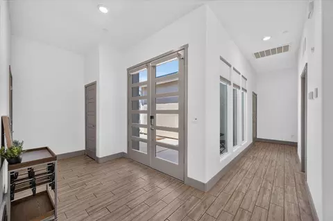 Entry Way - 655 Huntington Ave S, Madera, CA 93636 photo 1 of 4
