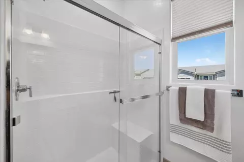 Bath - 655 Huntington Ave S, Madera, CA 93636 photo 1 of 4