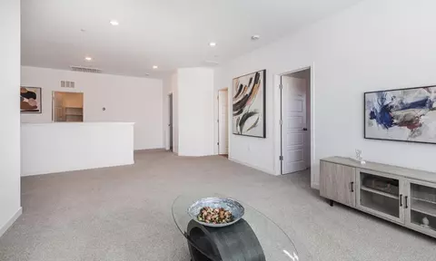 Entry Way - 5817 E Alexander Ave, Fresno, CA 93727 photo 3 of 3