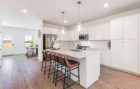 Kitchen - 5817 E Alexander Ave, Fresno, CA 93727 photo 3 of 8