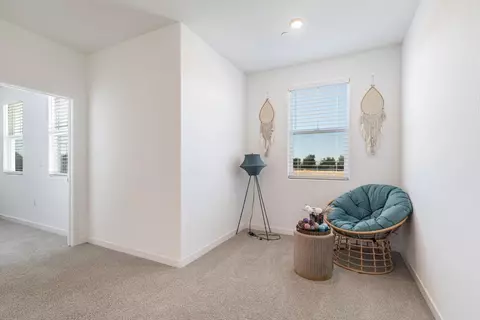 Entry Way - 5817 E Alexander Ave, Fresno, CA 93727 photo 2 of 3