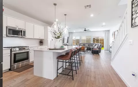 Kitchen - 5817 E Alexander Ave, Fresno, CA 93727 photo 1 of 8