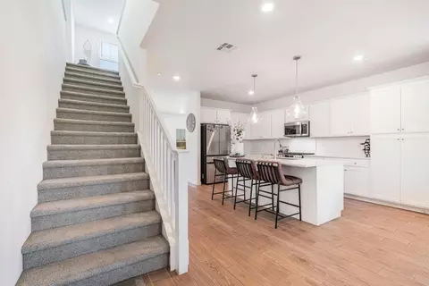 Entry Way - 5817 E Alexander Ave, Fresno, CA 93727 photo 1 of 3