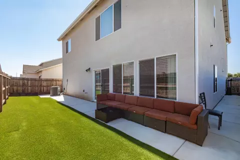 Exterior - 5817 E Alexander Ave, Fresno, CA 93727 photo 8 of 8