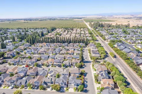 View/Area - 15 W Brittany Ln, Clovis, CA 93619 photo 8 of 21