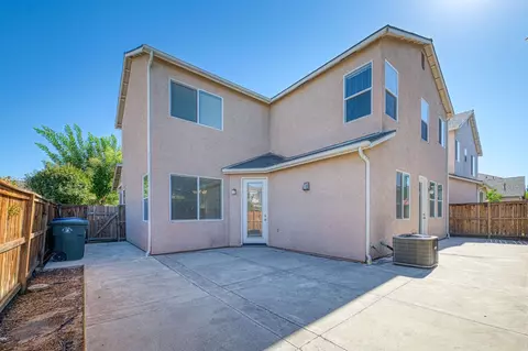 Exterior - 15 W Brittany Ln, Clovis, CA 93619 photo 6 of 8