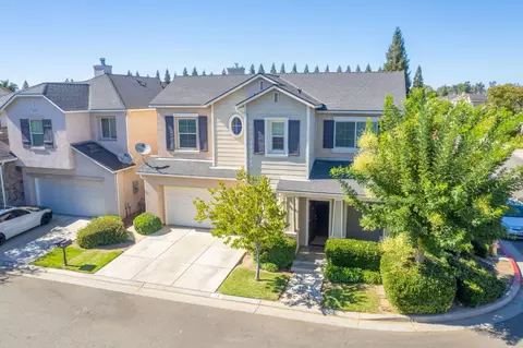 View/Area - 15 W Brittany Ln, Clovis, CA 93619 photo 2 of 21