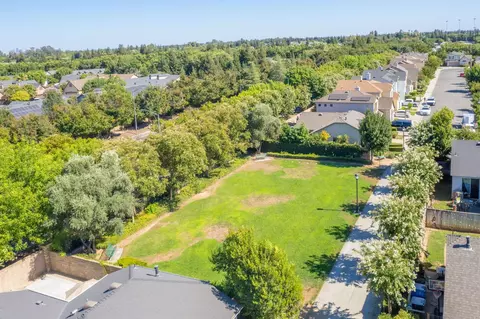 View/Area - 15 W Brittany Ln, Clovis, CA 93619 photo 5 of 21
