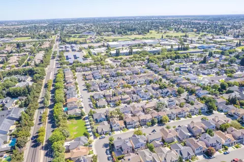 View/Area - 15 W Brittany Ln, Clovis, CA 93619 photo 13 of 21