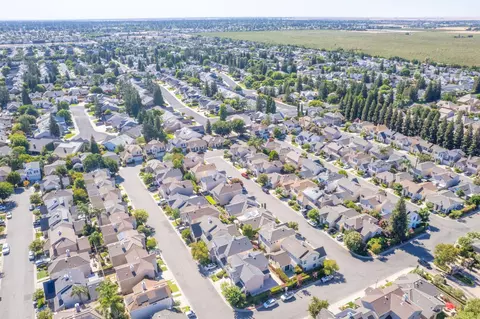 View/Area - 15 W Brittany Ln, Clovis, CA 93619 photo 6 of 21