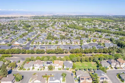 View/Area - 15 W Brittany Ln, Clovis, CA 93619 photo 10 of 21