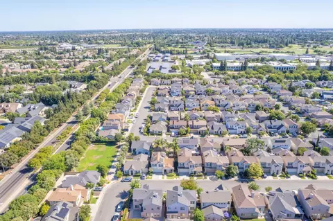 View/Area - 15 W Brittany Ln, Clovis, CA 93619 photo 12 of 21