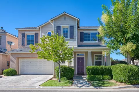 Exterior - 15 W Brittany Ln, Clovis, CA 93619 photo 2 of 8