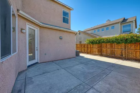 Exterior - 15 W Brittany Ln, Clovis, CA 93619 photo 5 of 8