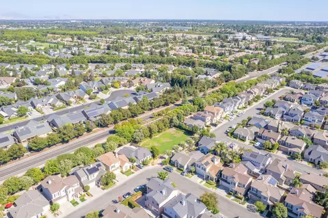 View/Area - 15 W Brittany Ln, Clovis, CA 93619 photo 11 of 21