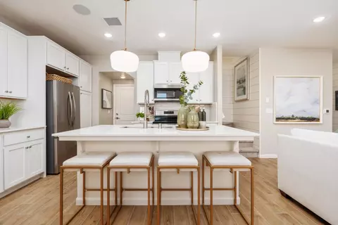 Kitchen - 1458 Bloom Ln, Clovis, CA 93619 photo 6 of 7
