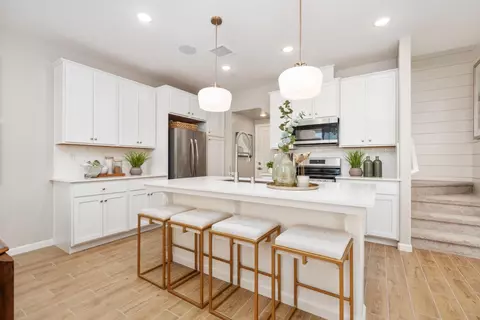 Kitchen - 1458 Bloom Ln, Clovis, CA 93619 photo 5 of 7