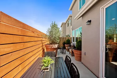 Exterior - 1459 Woodhill Ln, Clovis, CA 93619 photo 2 of 5