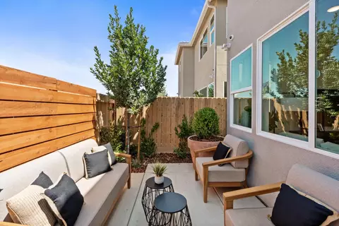 Exterior - 1513 Woodhill Ln, Clovis, CA 93619 photo 3 of 5