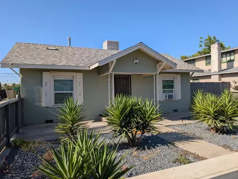 545 W University Ave, Fresno, CA 93705