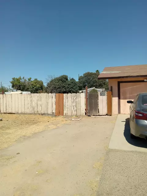 16651 Austin St, Madera, CA 93638 photo 2