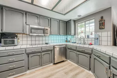 Kitchen - 3239 Doubletree Way, Madera, CA 93637 photo 2 of 3