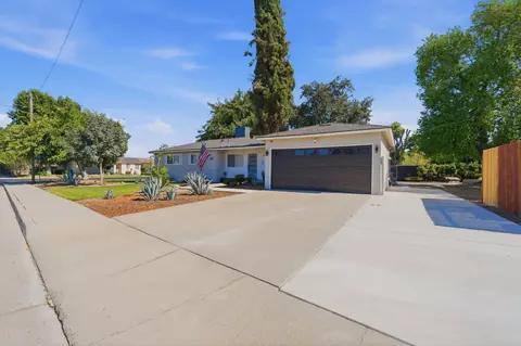 Exterior - 890 Laurel Ln, Lemoore, CA 93245 photo 4 of 14