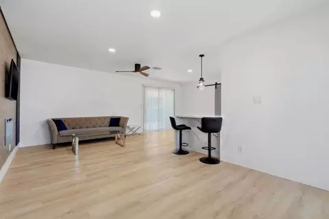 Living - 890 Laurel Ln, Lemoore, CA 93245 photo 2 of 2