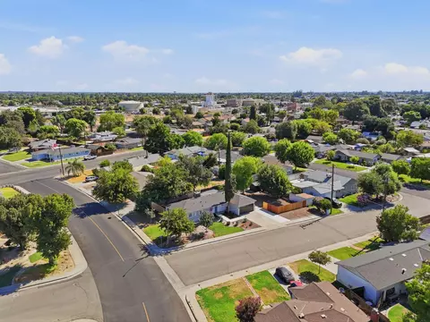 View/Area - 890 Laurel Ln, Lemoore, CA 93245 photo 4 of 9
