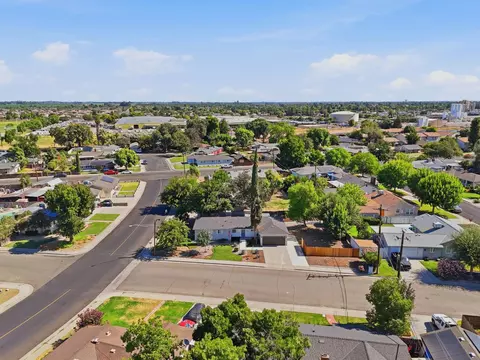 View/Area - 890 Laurel Ln, Lemoore, CA 93245 photo 5 of 9