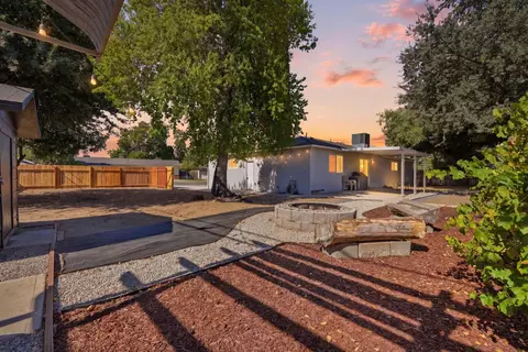 Exterior - 890 Laurel Ln, Lemoore, CA 93245 photo 13 of 14