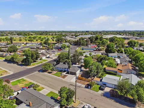 View/Area - 890 Laurel Ln, Lemoore, CA 93245 photo 6 of 9