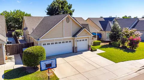 5157 W Hunter Ave, Fresno, CA 93722