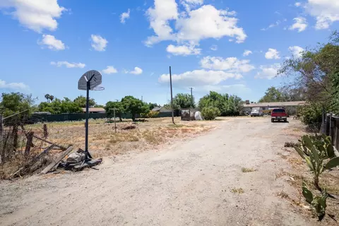 1770 Beehive Dr, Firebaugh, CA 93622 photo 4