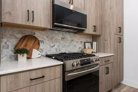 Kitchen - 557 N Terry Ln, Clovis, CA 93611 photo 3 of 5