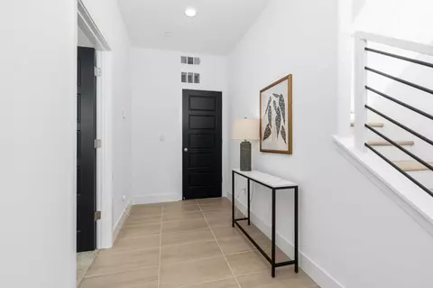 Entry Way - 557 N Terry Ln, Clovis, CA 93611 photo 2 of 5