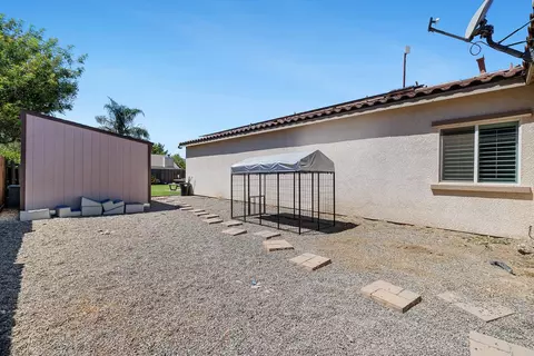Exterior - 172 Adobe Ct, Coalinga, CA 93210 photo 6 of 9