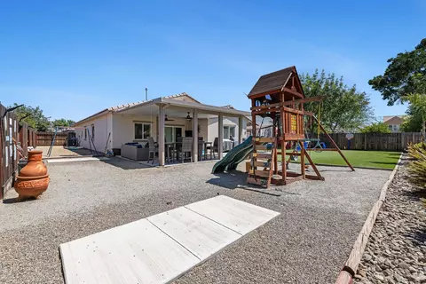 Exterior - 172 Adobe Ct, Coalinga, CA 93210 photo 9 of 9
