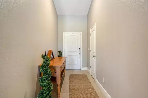Entry Way - 347 Maclure Ave W, Madera, CA 93636 photo 1 of 2