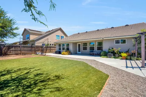 Exterior - 347 Maclure Ave W, Madera, CA 93636 photo 7 of 11